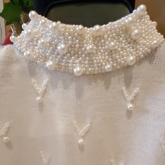 Vintage Pearl Sweater - Picture 2 of 6
